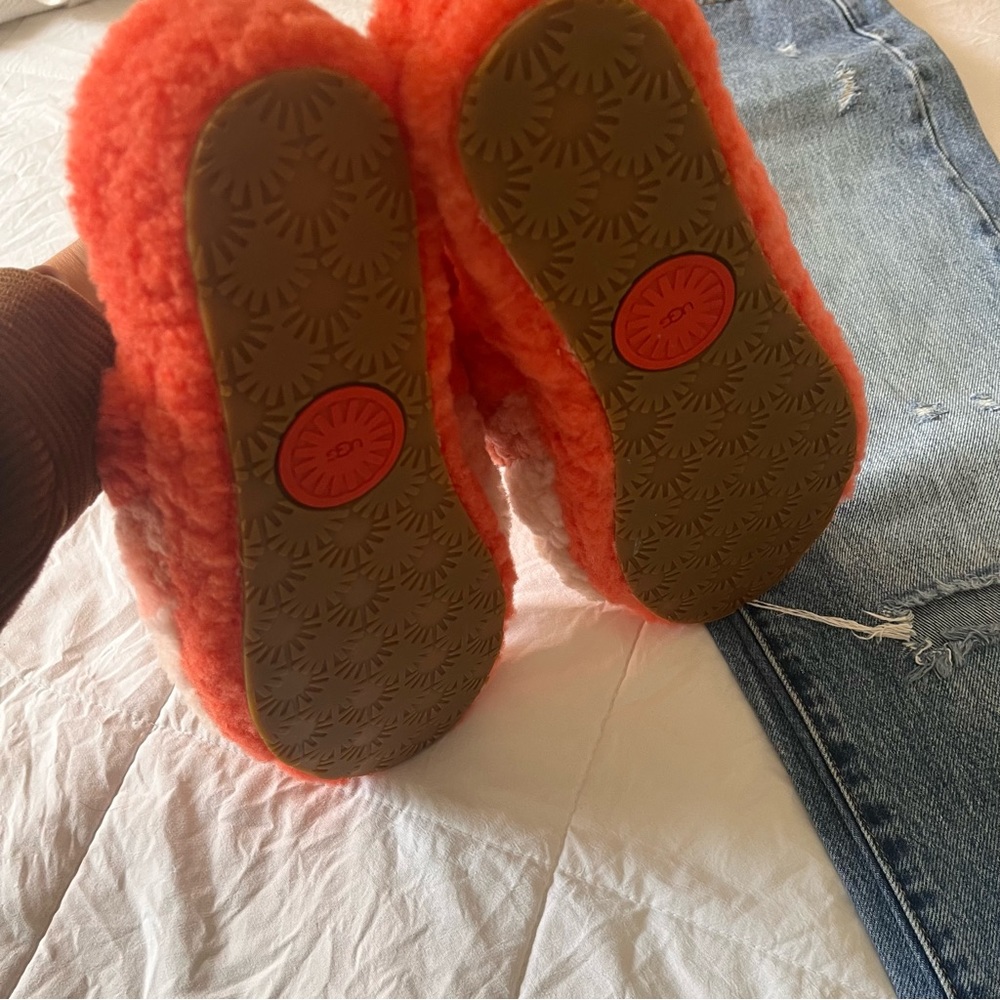 UGG Women Orange slippers‎ size 11 - Picture 6 of 6